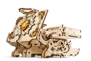 Mechanical model kit «The Amber Box»