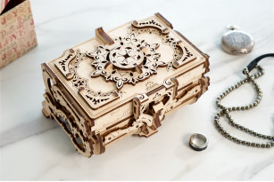 Mechanical model kit «Antique Box»