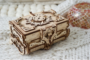 Mechanical model kit «Antique Box»