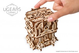 Deck Box: device kit for card games