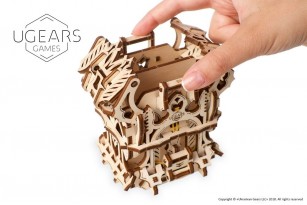 Deck Box: device kit for card games