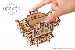 Deck Box: device kit for card games