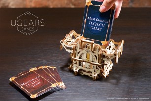 Deck Box: device kit for card games