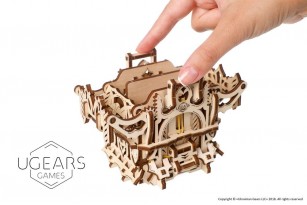 Deck Box: device kit for card games