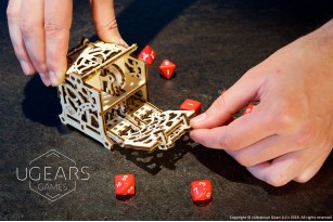 Dice Keeper: device kit for tabletop games
