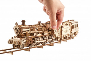 Hogwarts™ Express train model kit