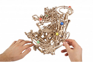 Marble Run Tiered Hoist model kit