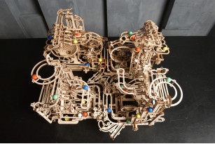 Marble Run Tiered Hoist model kit