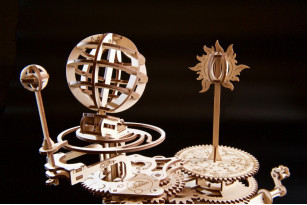 Mechanical Tellurion model kit