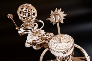 Mechanical Tellurion model kit
