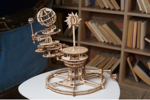 Mechanical Tellurion model kit