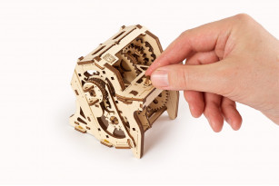 «Gearbox» educational mechanical model kit